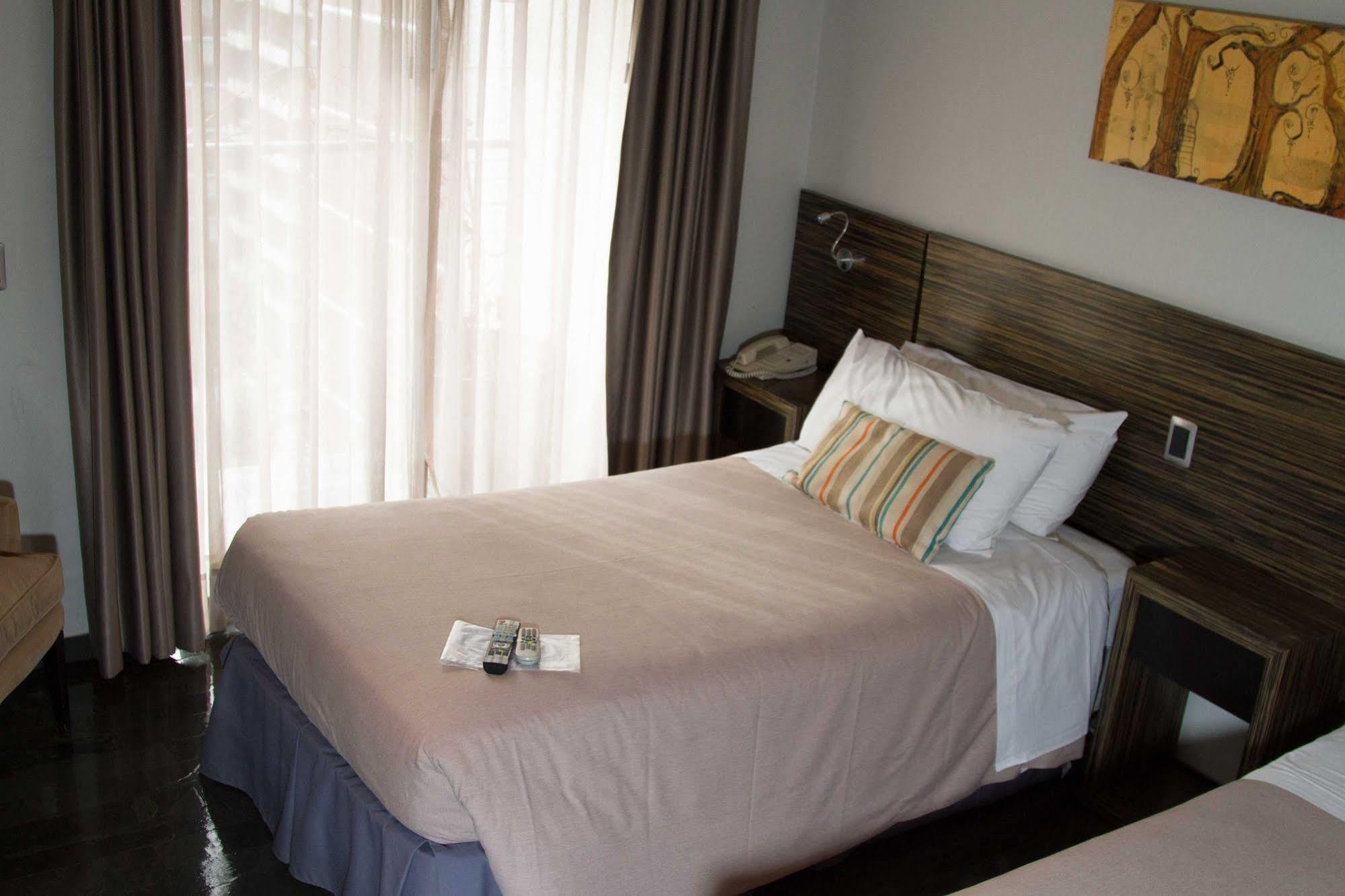 Hotel Gen Santiago del Cile Esterno foto